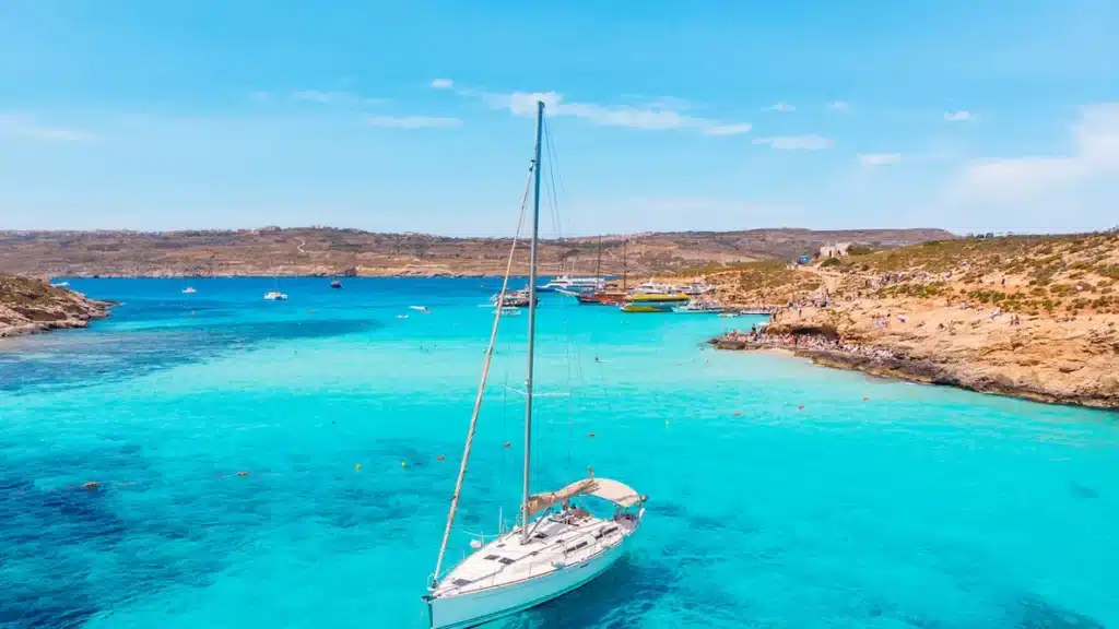 ci trasporteremo (almeno mentalmente) sull’arcipelago di Malta